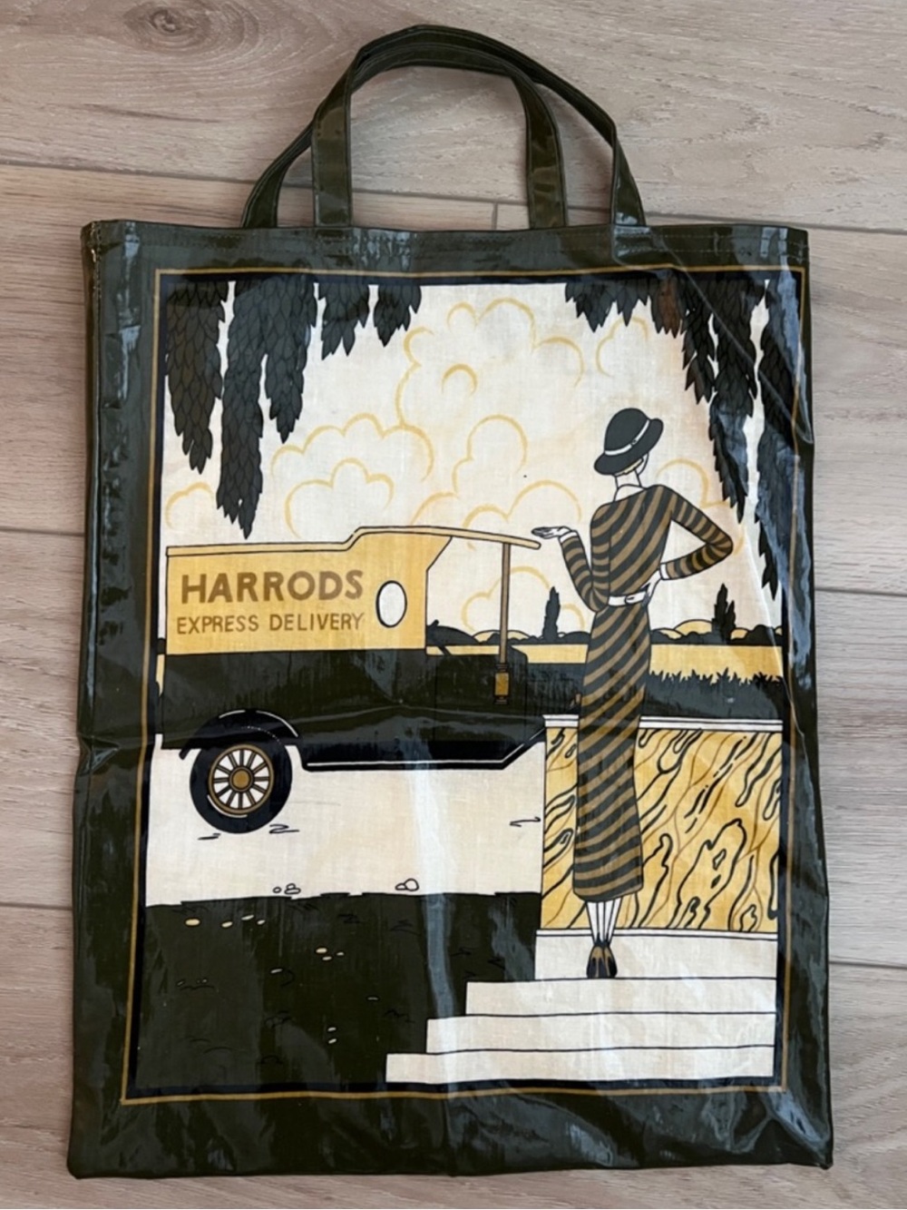 VINTAGE Harrods RARE Green/Gold Illustrated Reuseable Vinyl Shopping Tote